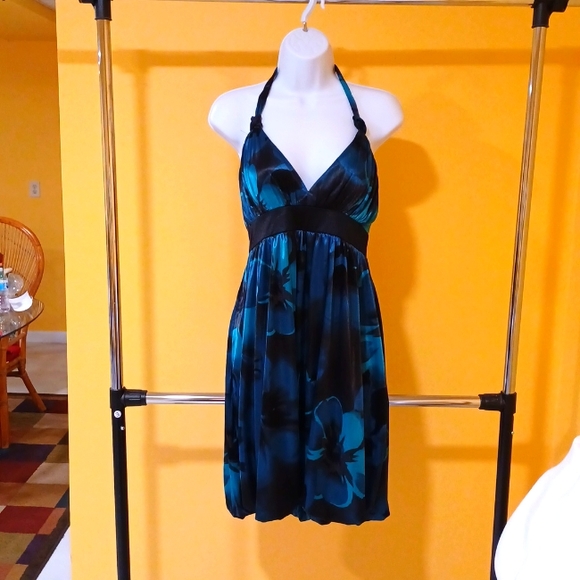 City Triangles Dresses & Skirts - Tropical Print Halter dress with 'Bubble' hem size L AquaBlue shades
